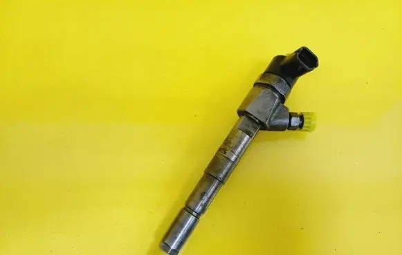 Alfa Romeo 147 Fuel injector 0445110111