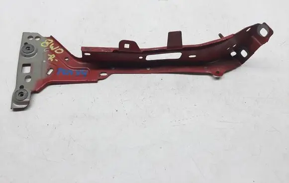 Audi A4 S4 B9 8W Fender mounting bracket 8W0821136CA4B9