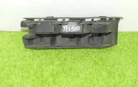 Mercedes-Benz E W212 Front bumper mounting bracket 2128851065