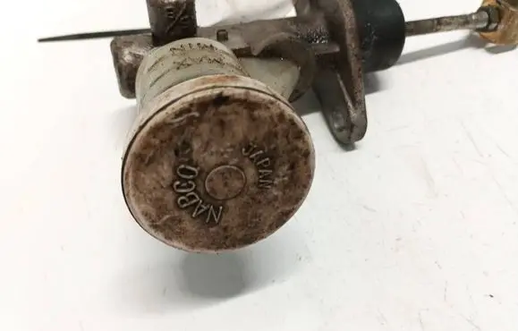 Brake fluid reservoir
