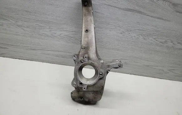 Tesla Model Y Front wheel hub spindle knuckle 118831600F