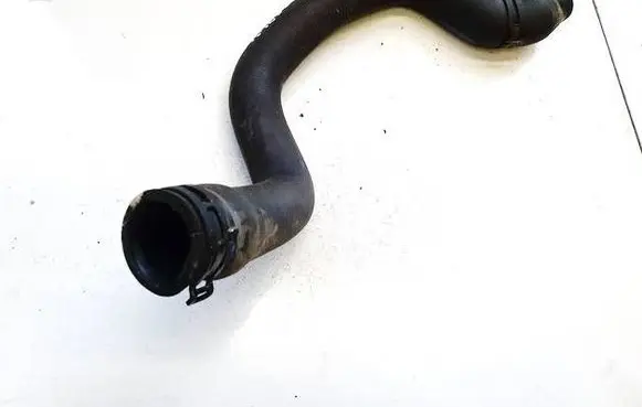 Volkswagen PASSAT B6 Engine coolant pipe/hose 