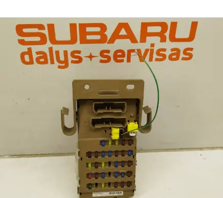 Subaru Outback Fuse module 82201AJ00A 011010