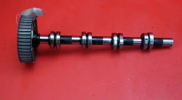 Volkswagen Touran I Camshaft 