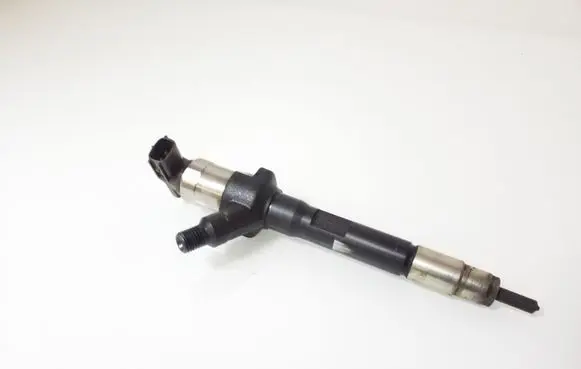 Mazda CX-7 Fuel injector R2AA13H50 001008L07193 A2CCF0D8