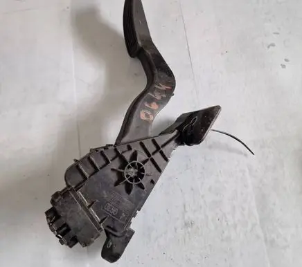 Mazda 6 Accelerator throttle pedal 1988003440 0754A4