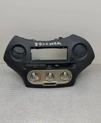 Toyota Yaris Climate control unit 758649