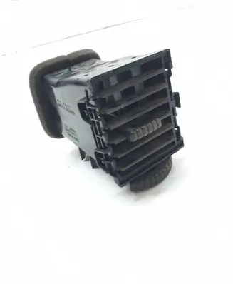 Nissan X-Trail T30 Dash center air vent grill 68751EQ000 E6475171