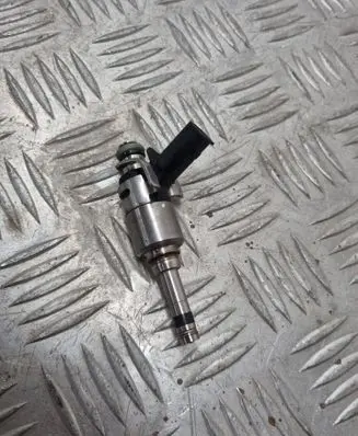 KIA Sportage Fuel injector 353102B370