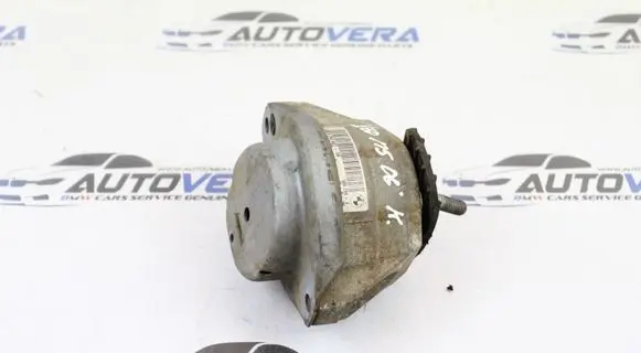 BMW M5 Engine mount bracket 6762607