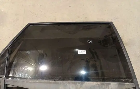 Audi A6 S6 C5 4B Rear door window glass AS2
