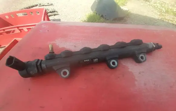 Nissan X-Trail T31 Fuel main line pipe 0445214155 8200610770