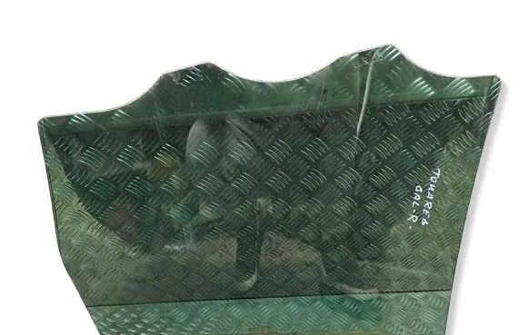 Volkswagen Touareg II Rear door window glass 