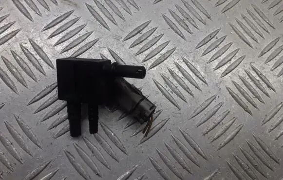 Renault Scenic II - Grand scenic II Vacuum valve 