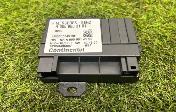 Mercedes-Benz C W204 Fuel injection pump control unit/module A0009003101 A0009014000 130060524519E