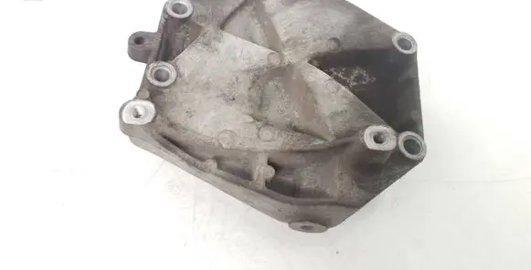 Opel Vectra C A/C compressor mount bracket 55210423