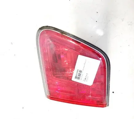 Toyota Avensis T270 Tailgate rear/tail lights