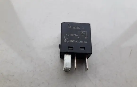 Mitsubishi Space Star Other relay mb953382 mb9533821i