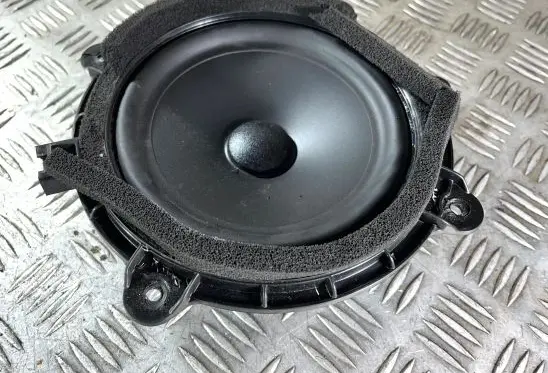 Volvo C70 Parcel shelf speaker 8676935
