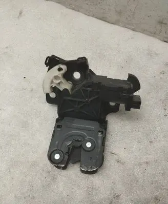Audi A4 S4 B7 8E 8H Tailgate/trunk/boot lock/catch/latch 8P4827505B