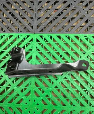 BMW 2 F45 Fender mounting bracket 7297202