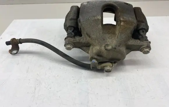 Toyota Auris 150 Front brake caliper W08963