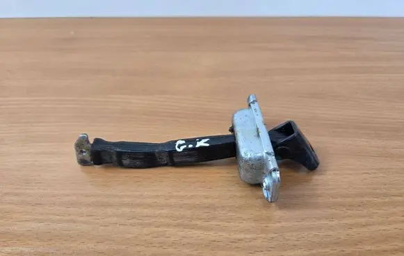 Hyundai i20 (BC3 BI3) Rear door check strap stopper 