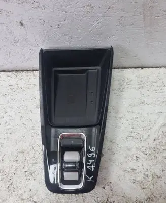 Skoda Octavia Mk4 Center console 5e4713203