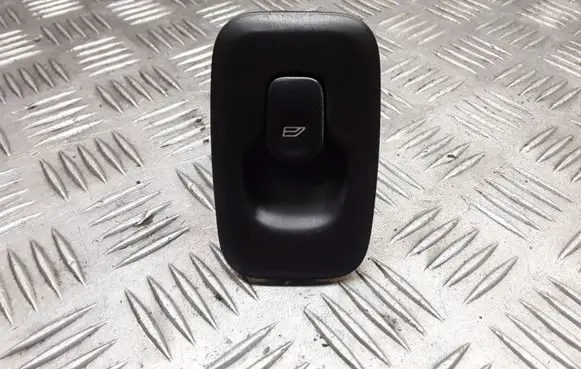 Volvo XC90 Electric window control switch 8685288