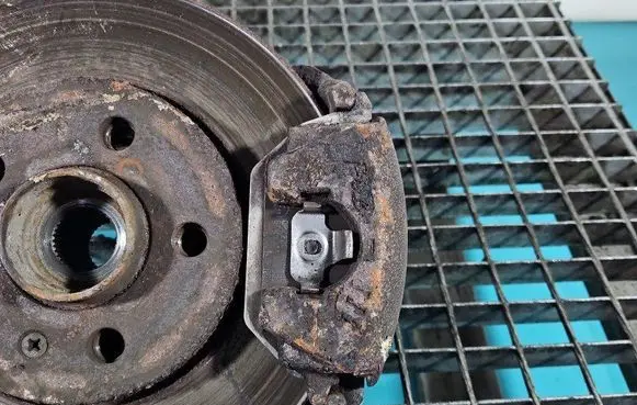 Front brake caliper