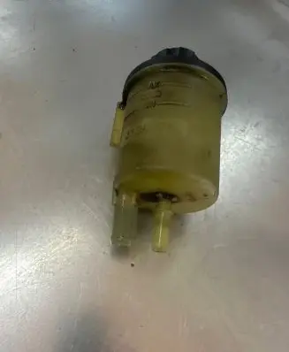 Volvo V70 Power steering fluid tank/reservoir 31302576