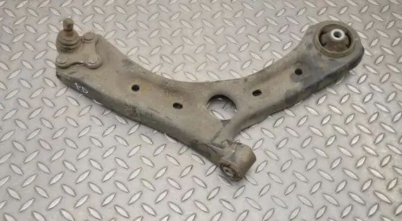 KIA Optima Front lower control arm/wishbone