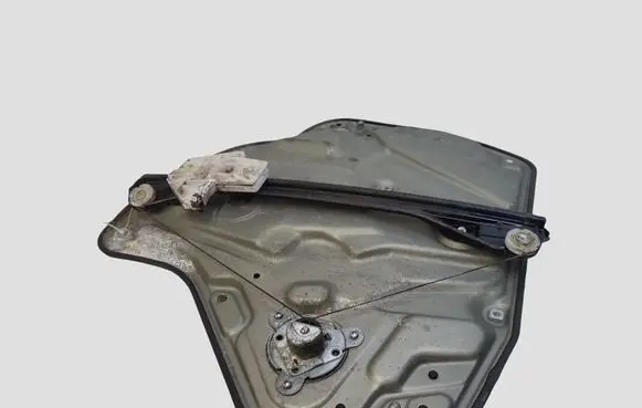 Skoda Octavia Mk2 (1Z) Rear door manual window regulator 1Z0839656