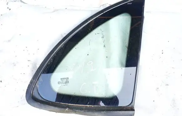 Nissan Almera Tino Rear side window
