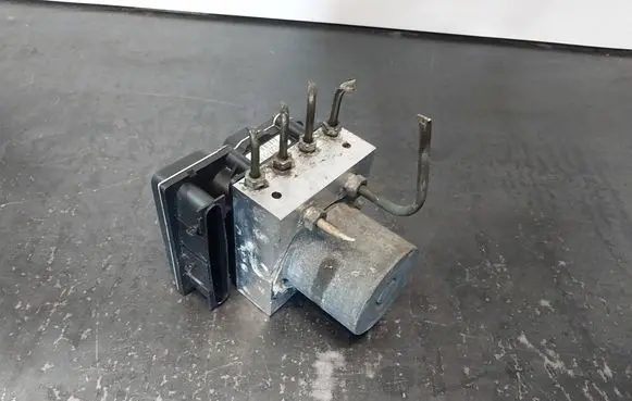 Mercedes-Benz A W169 ABS Pump A0044319212 0265950322