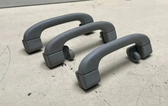 BMW 5 E39 A set of handles for the ceiling 8227593