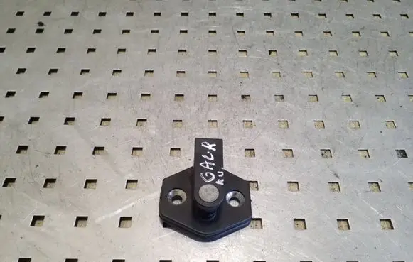 BMW 5 E39 Tailgate/trunk/boot lid buffer 8176350