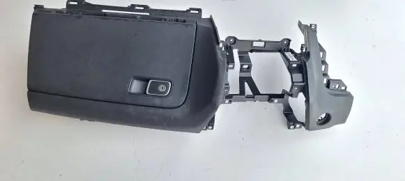 Hyundai Genesis Glove box L2278226