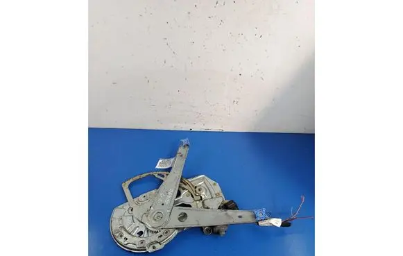 Volvo XC70 Front door window regulator with motor