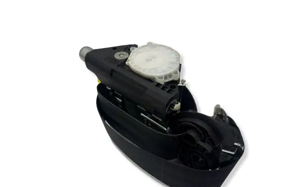 Volkswagen PASSAT CC Front seatbelt 34077659