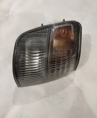 Mitsubishi Pajero Front indicator light