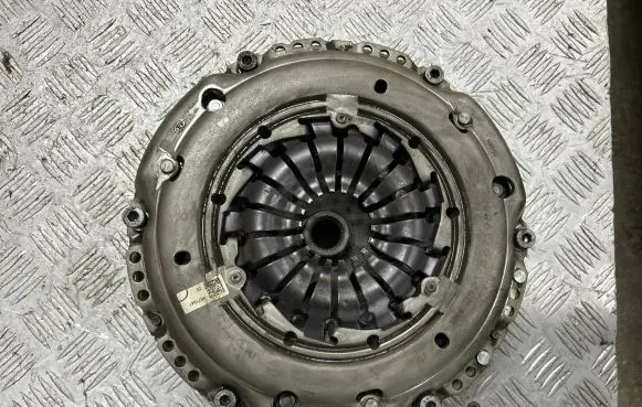BMW 1 F40 Clutch set kit 8698751 8671968