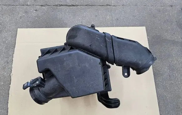 Opel Astra K Air filter box