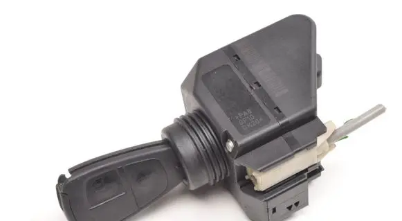 Mercedes-Benz E W210 Ignition lock 2105450008