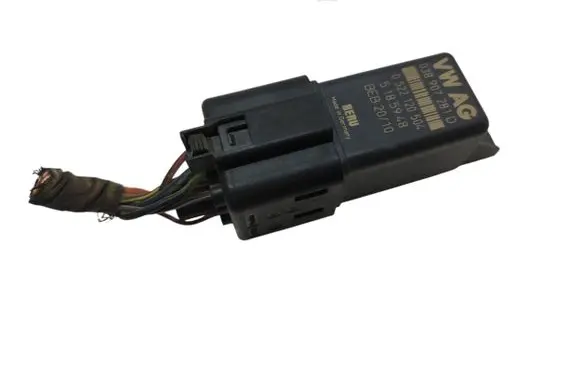 Volkswagen Caddy Glow plug pre-heat relay 038907281D 0522120504
