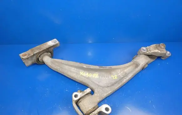 Volvo XC90 Front lower control arm/wishbone