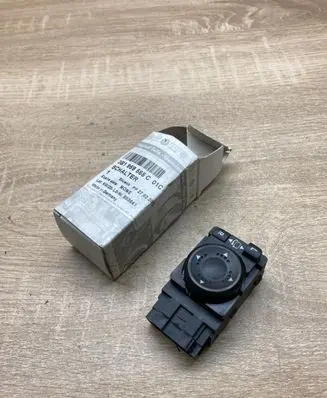 Volkswagen PASSAT B5 Wing mirror switch 3B1959565C