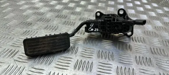 Honda CR-V Accelerator throttle pedal 2700000400