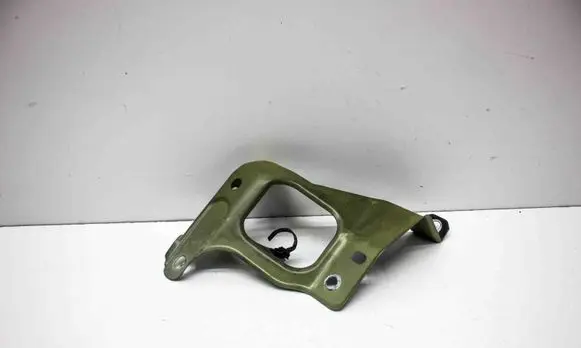 Tesla Model 3 Fender mounting bracket 108601600D