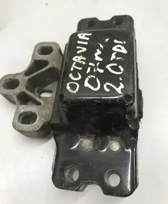 Skoda Octavia Mk2 (1Z) Engine mount bracket 1K0199555